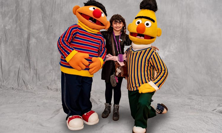 Kinderreporterin Finja mit Ernie und Bert, ©Fracasso